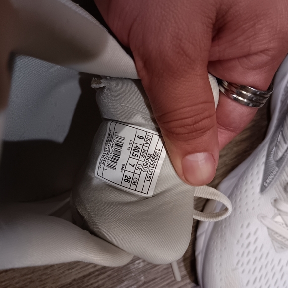 Brooks Women's White Adrenaline GTS 19  Running Shoes Sz 9 - Picture 6 of 6